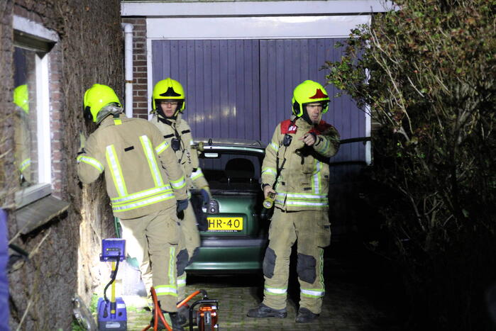 Autodief raakt bekneld tijdens stelen van auto