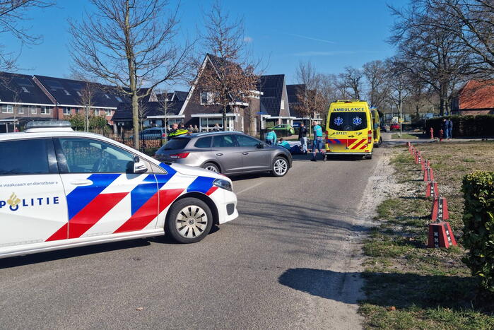 Twee wielrenners gewond bij botsing