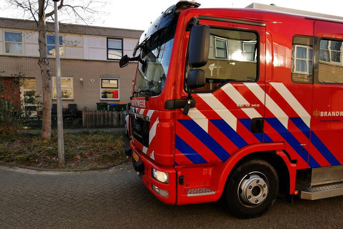 Jong kind opgesloten in woning nadat deur dichtvalt