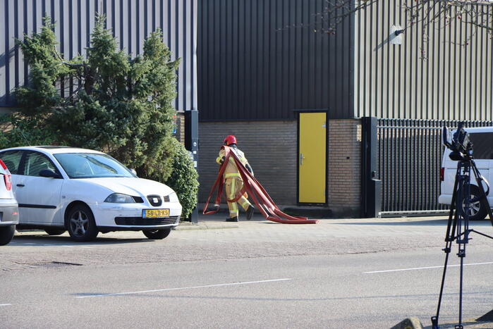 Veel rook bij brand in hoop bouwafval