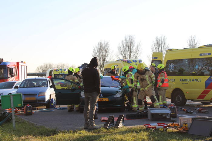 Inzittende bekneld na kettingbotsing