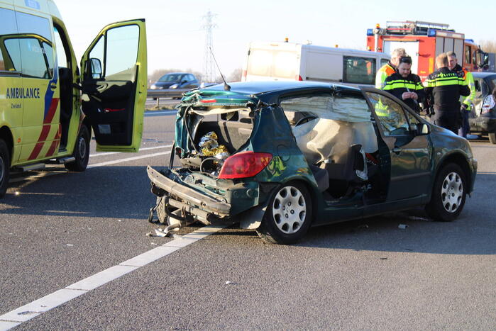 Inzittende bekneld na kettingbotsing