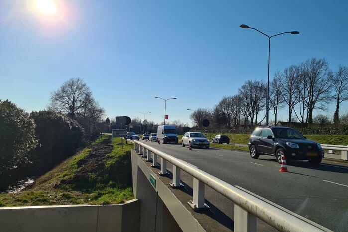 Kop-staart botsing zorgt voor veel schade