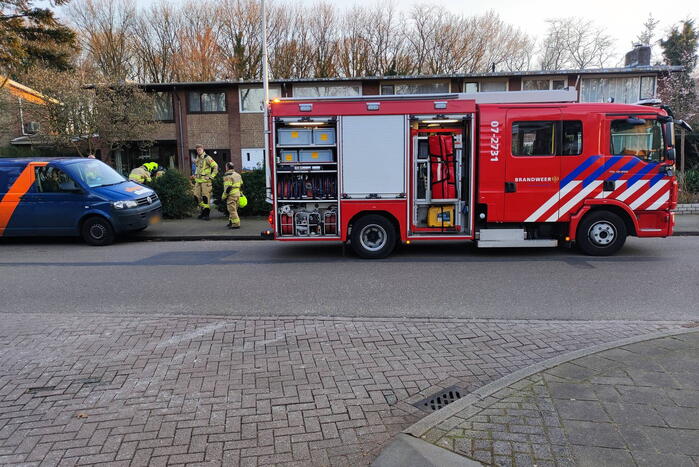Brandweer verricht metingen bij gaslekkage