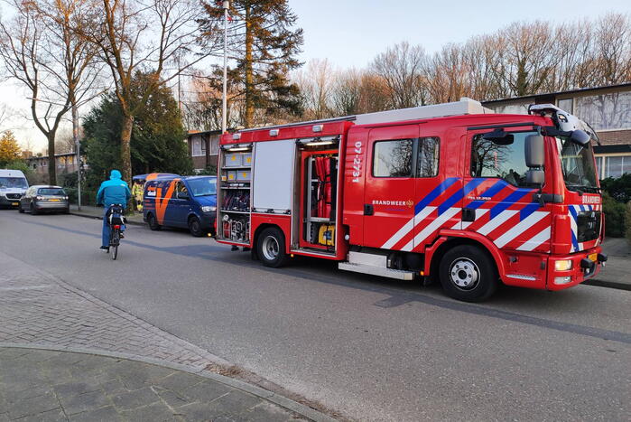 Brandweer verricht metingen bij gaslekkage