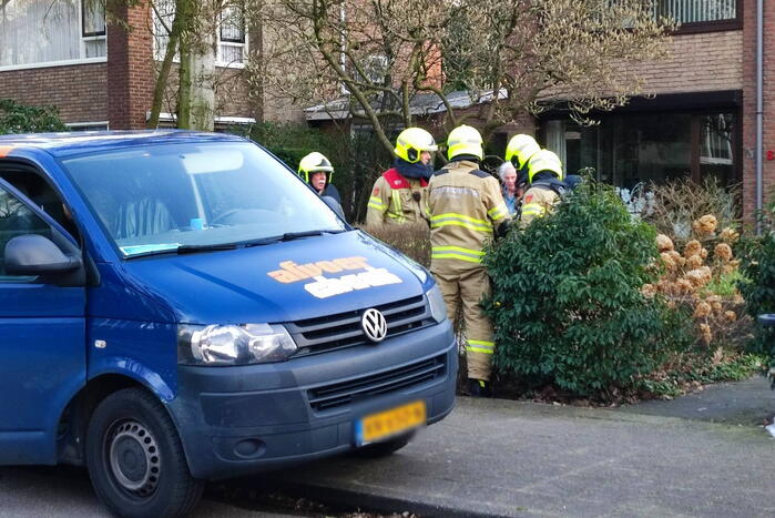 Brandweer verricht metingen bij gaslekkage