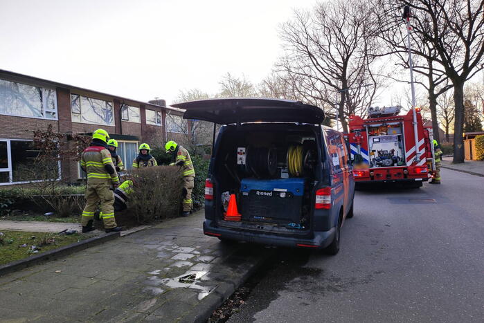 Brandweer verricht metingen bij gaslekkage