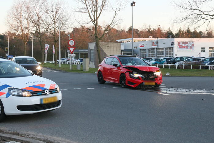 Schade na botsing op kruising