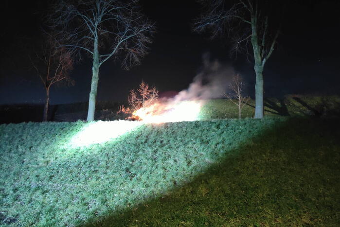Buitenbrand in berm