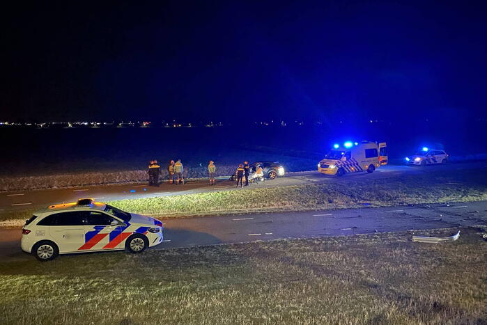 Bestuurder verliest macht over stuur en rijdt van talud