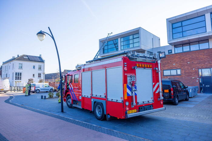 Brand in dakisolatie van woning tijdens werkzaamheden