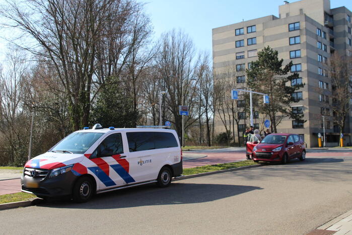 Tractor met giertank botst achterop personenauto