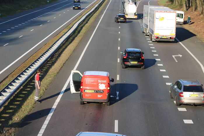 Taxi en bestelbus betrokken bij kop-staart botsing