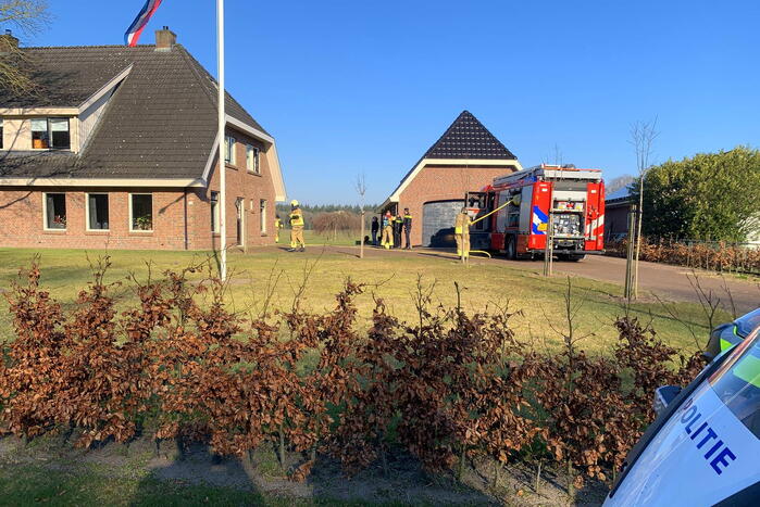 Bewoners blussen brand na kortsluiting meterkast