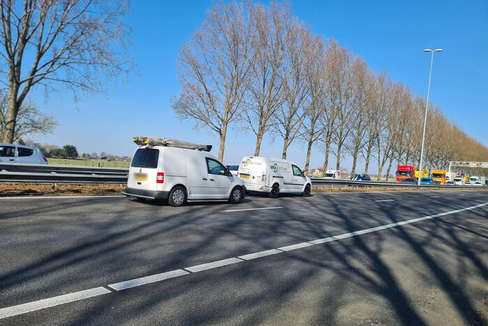 Vijf voertuigen betrokken bij botsing op snelweg