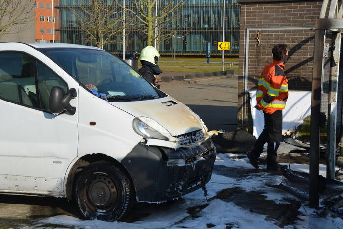 Fietsenstalling brandt uit