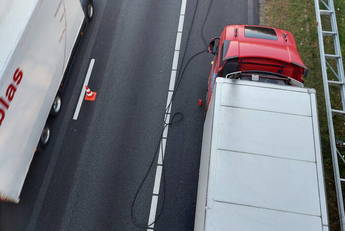 Vrachtwagen gekoeld na vastgelopen remmen