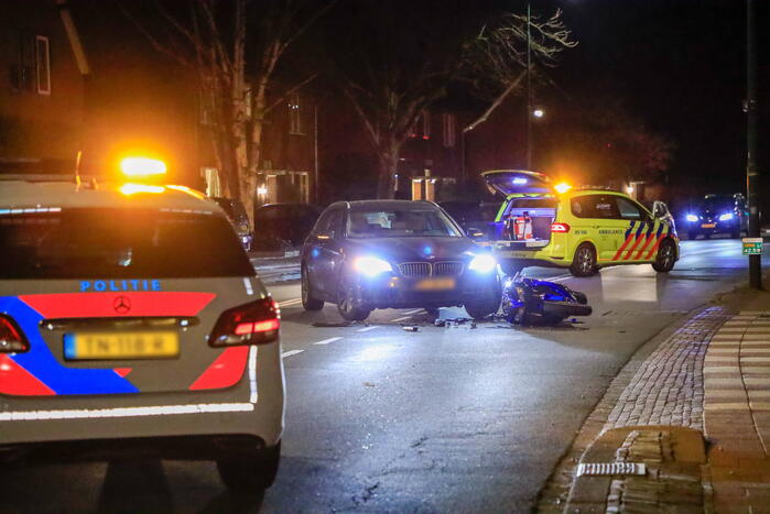 Motorrijder gewond bij botsing met auto