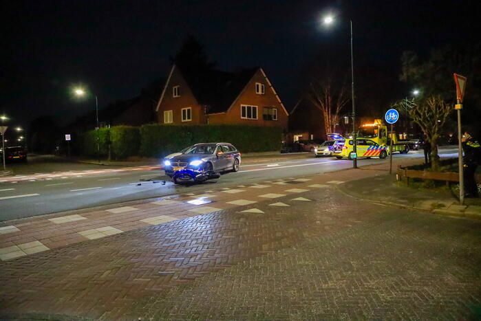 Motorrijder gewond bij botsing met auto