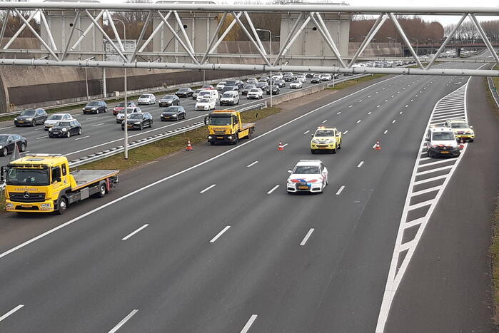 Twee auto's lopen frontale schade bij ongeval