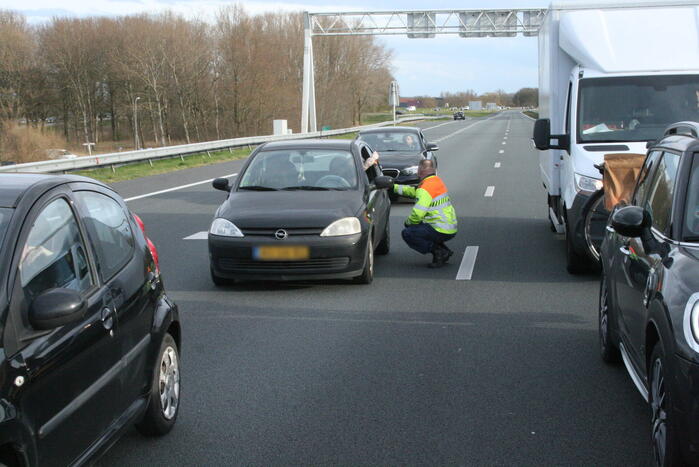Flinke file door storing in brug