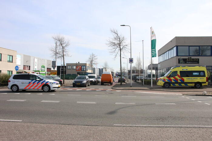 Fietser gewond bij botsing met auto