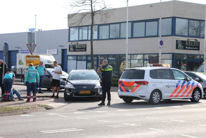 Fietser gewond bij botsing met auto
