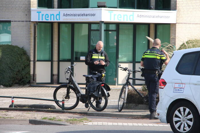 Fietser gewond bij botsing met auto