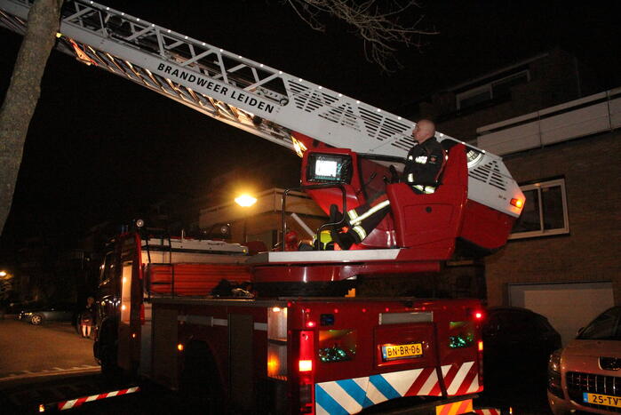 Veel vonken bij brand in schoorsteen