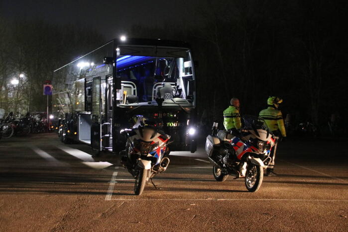 Grote politie-inzet bij onrustige voetbalwedstrijd