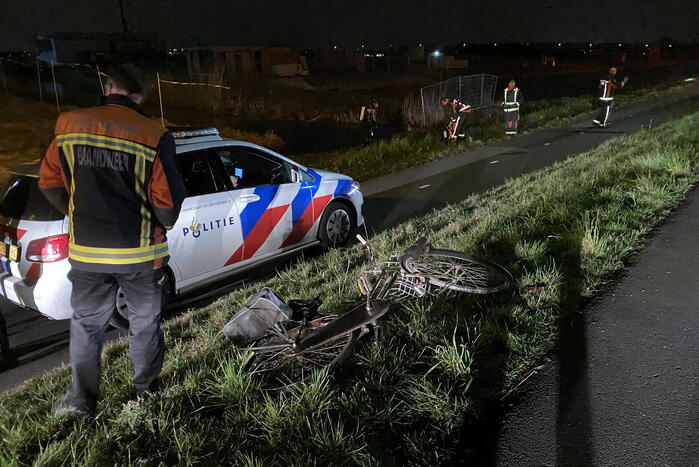 Zoekactie na aantreffen fiets naast sloot
