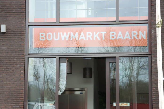 Brandweer nog uren druk met grote brand