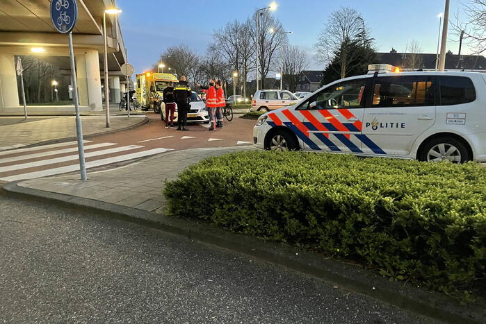 Fietser gewond bij botsing met auto
