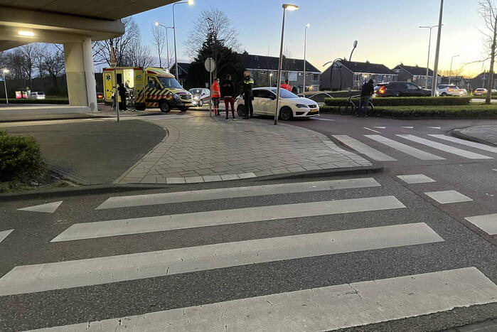 Fietser gewond bij botsing met auto