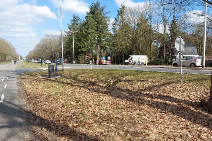 Waterleiding gesprongen aan provinciale weg