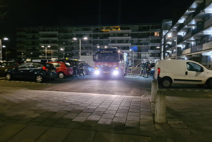 Meerdere voertuigen getroffen bij autobranden