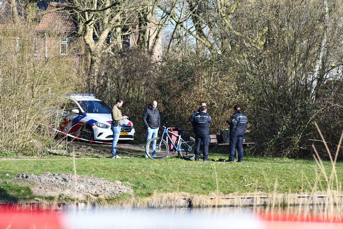 Overleden persoon aangetroffen in Galjoenpark
