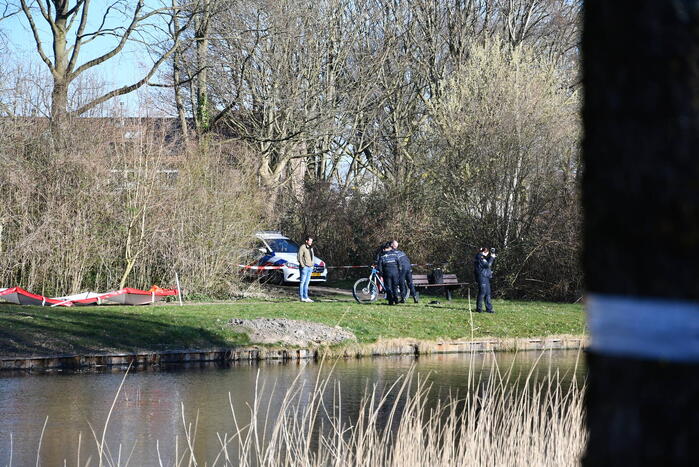 Overleden persoon aangetroffen in Galjoenpark