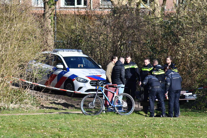 Overleden persoon aangetroffen in Galjoenpark