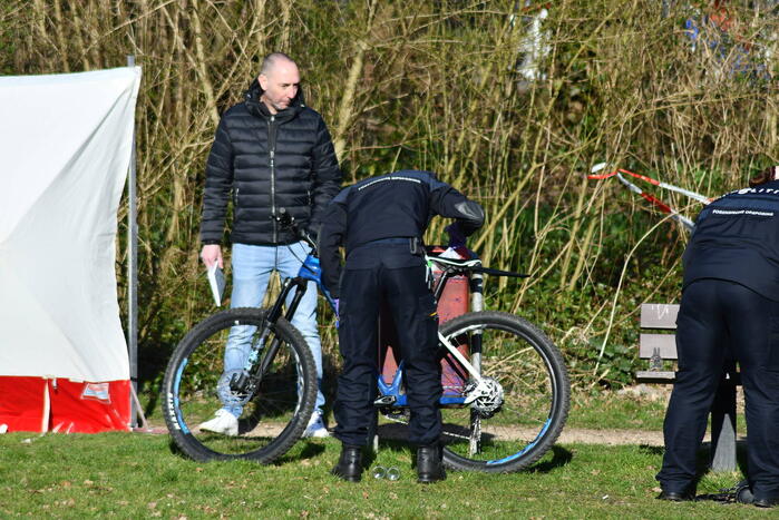 Overleden persoon aangetroffen in Galjoenpark