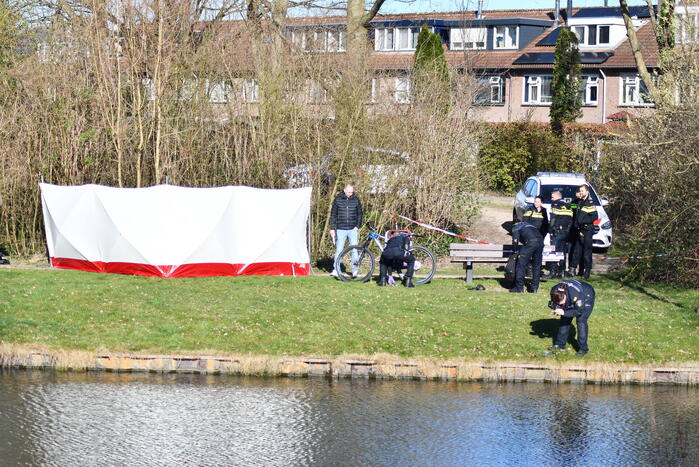Overleden persoon aangetroffen in Galjoenpark