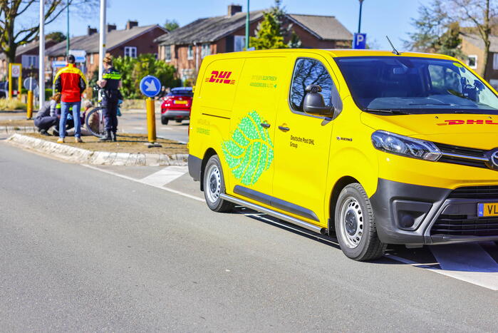 E-bikester aangereden bij het oversteken