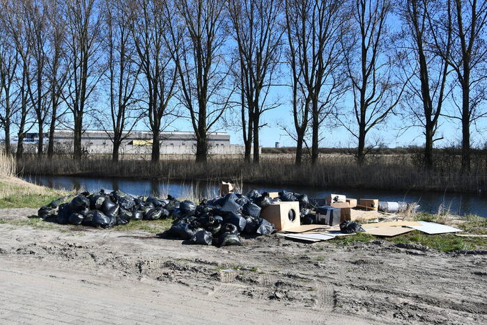Grote hoeveelheid afval gedumpt