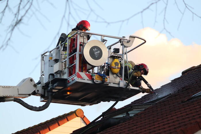 Flinke brand op zolder van woning