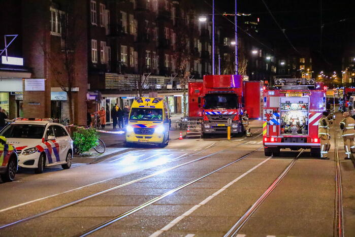 Meerdere woningen ontruimd bij grote brand