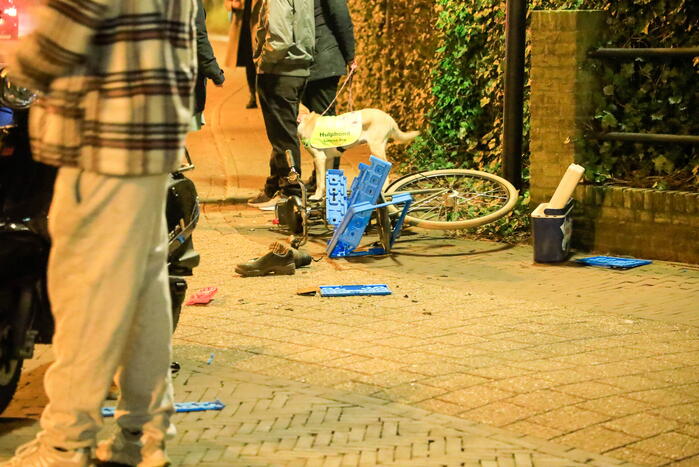 Fietser en snorfietser frontaal in botsing