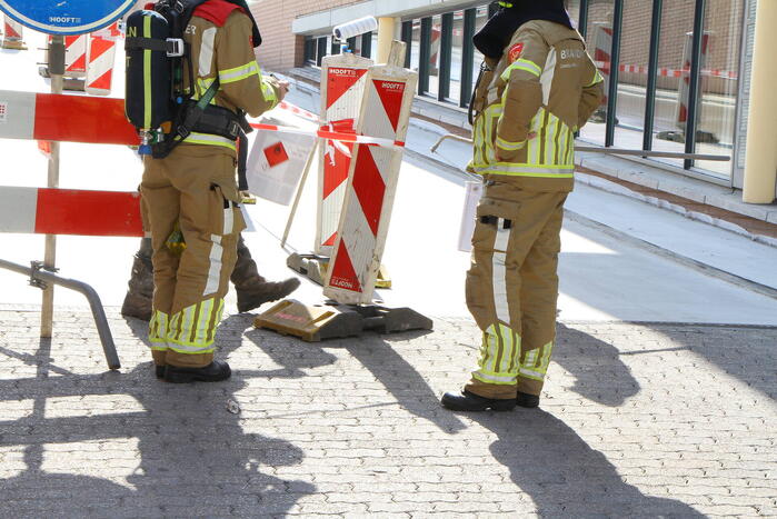 Enorme stank bij inrit van parkeergarage Albert Heijn