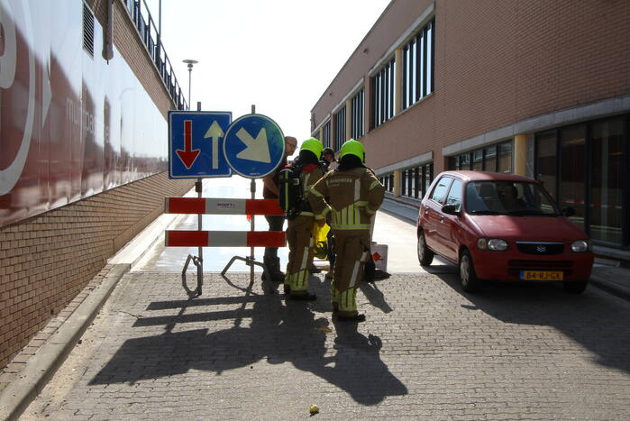 Enorme stank bij inrit van parkeergarage Albert Heijn