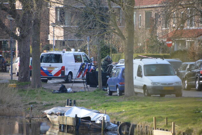 Mogelijk explosief aangetroffen in auto