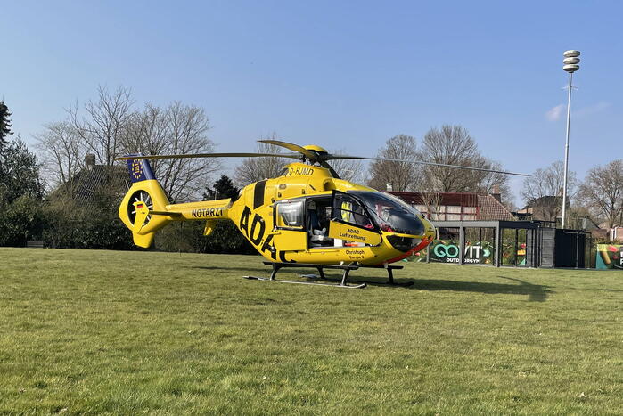 Duitse traumahelikopter landt in woonwijk